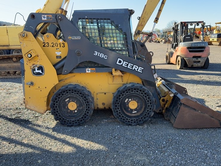 deere-318g-image-4