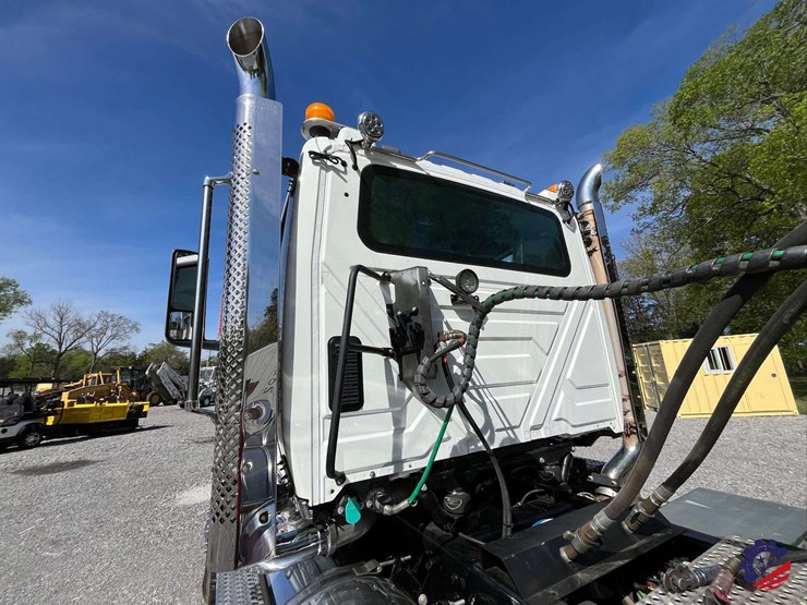 2024-international-hx520-image-26