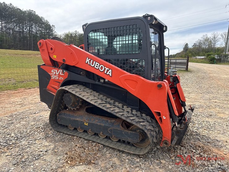 2017-kubota-svl95-2s-image-2