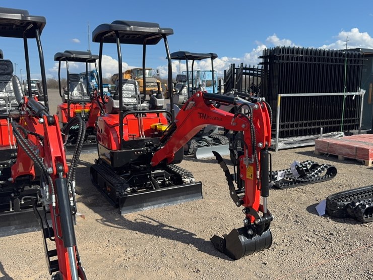 #1096-•-2025-tpm-18hs-mini-excavator-image-2