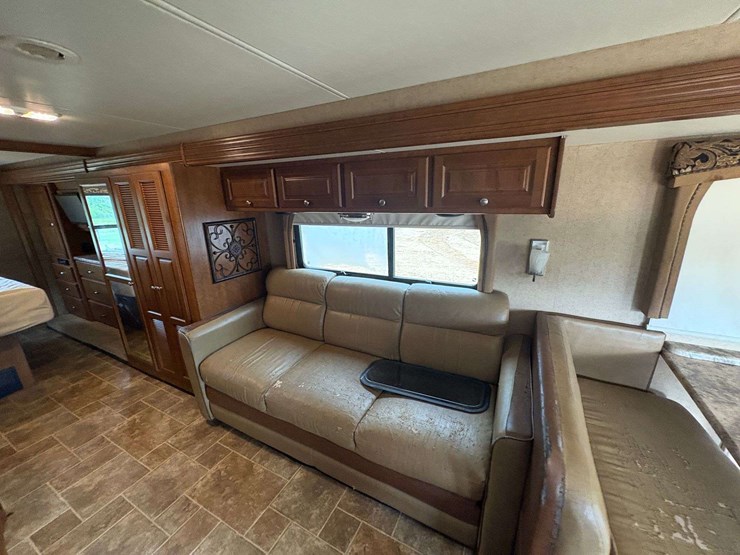 2014-ford-f-53-motorhome-image-23
