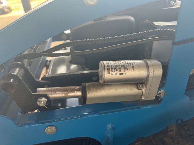 2025-zvox-remote-control-lawn-mower-image-23