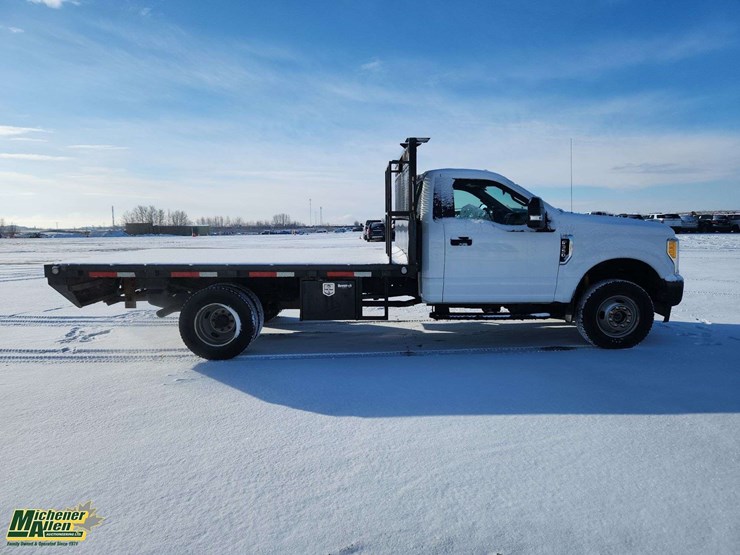 2017-ford-f350-image-21