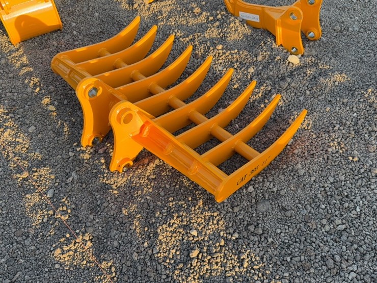 caterpillar-305-image-3