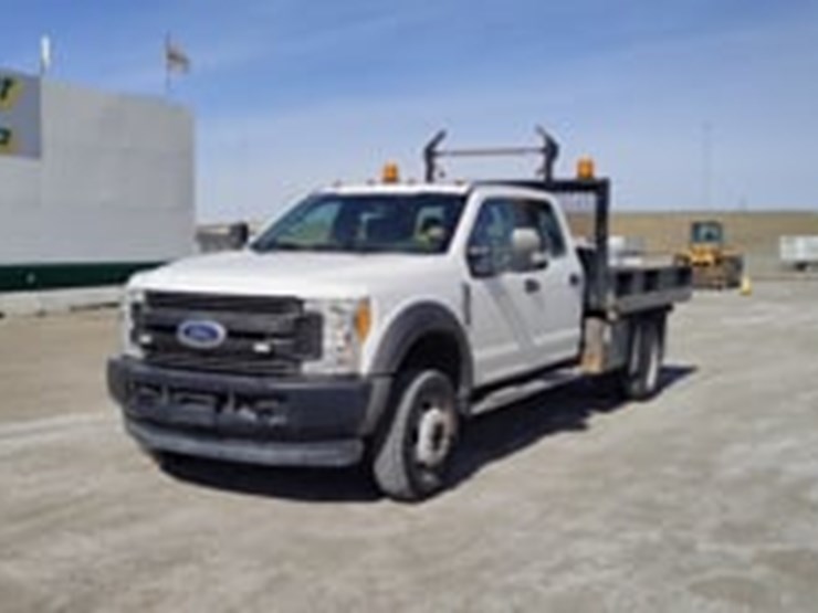 2017-ford-f550-image-5