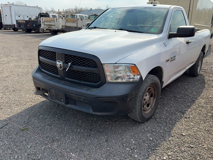 2015-dodge-1500-image-1