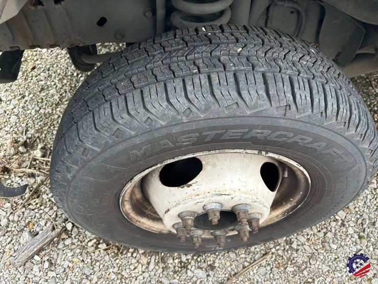 2017-ford-e450-image-9