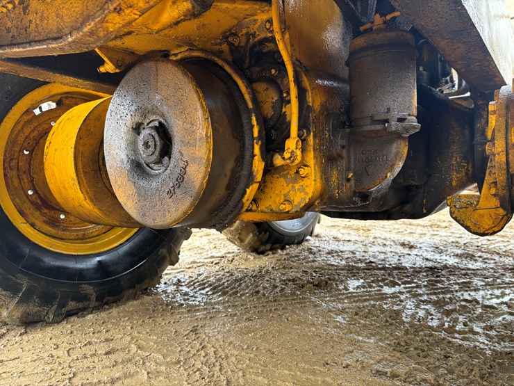 caterpillar-12-image-69