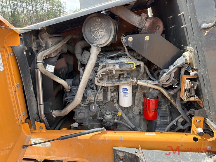 2019-case-586h-image-16