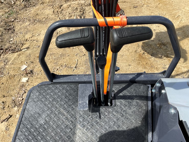 #902-•-new-land-hero-rt15r-mini-excavator-image-15