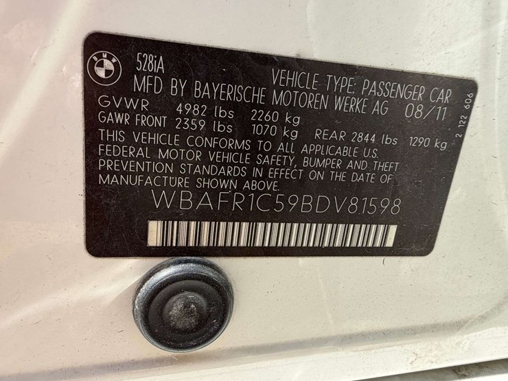 2011-bmw-528i-4-door-sedan-(178,025-miles)-image-27