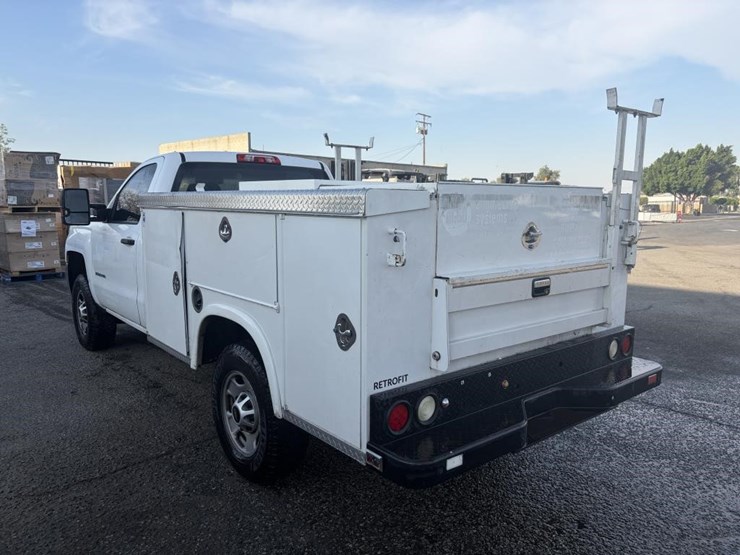 2016-chevrolet-silverado-2500-image-4