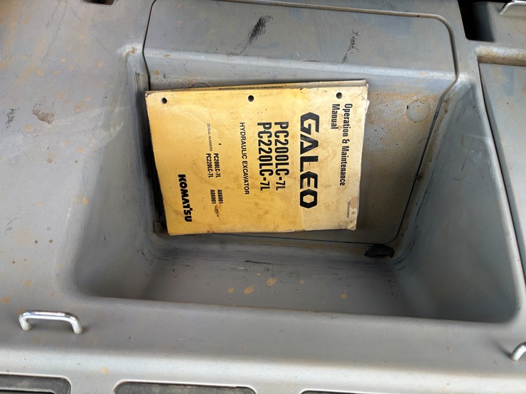 2001-komatsu-pc200-lc-image-64