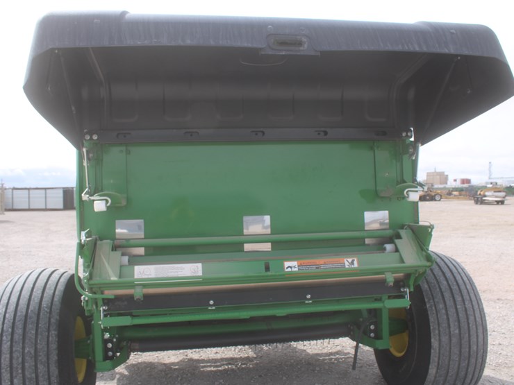 john-deere-560m-image-21