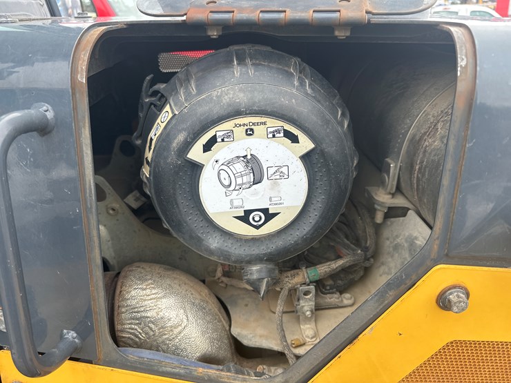 deere-550k-lgp-image-53