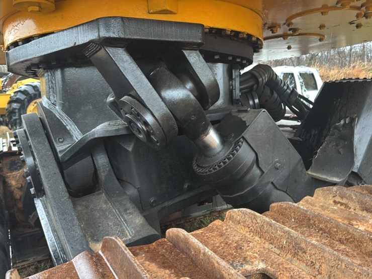 2010-tigercat-lx822c-image-30