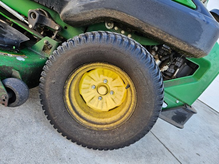 2014-john-deere-z925m-image-26