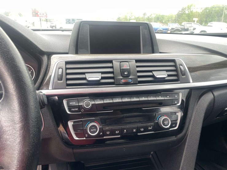 2016-bmw-328i-4-door-sedan-(112,946-miles)-image-13