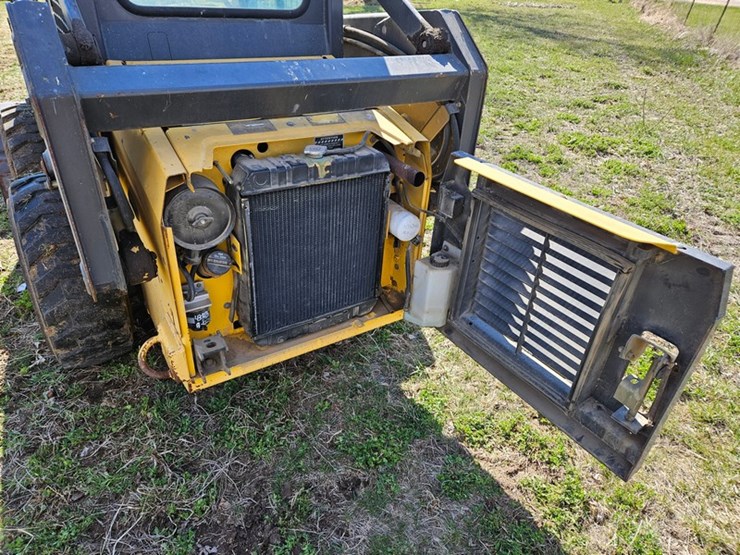 new-holland-ls140-image-13