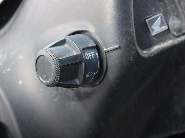 2013-honda-big-red-image-27