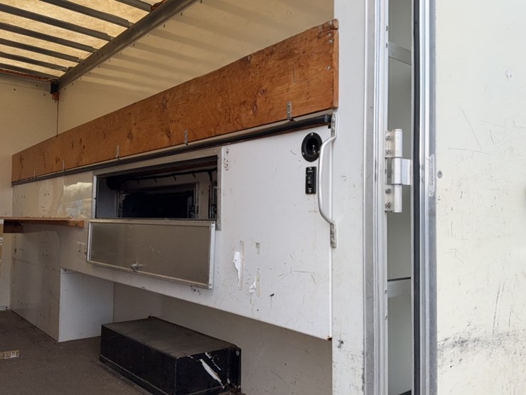 2015-ford-350-image-12