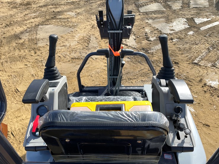 #1034-•-new-ats-me18-mini-excavator-image-12