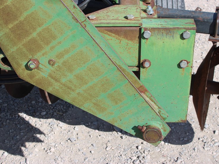 john-deere-235-image-13