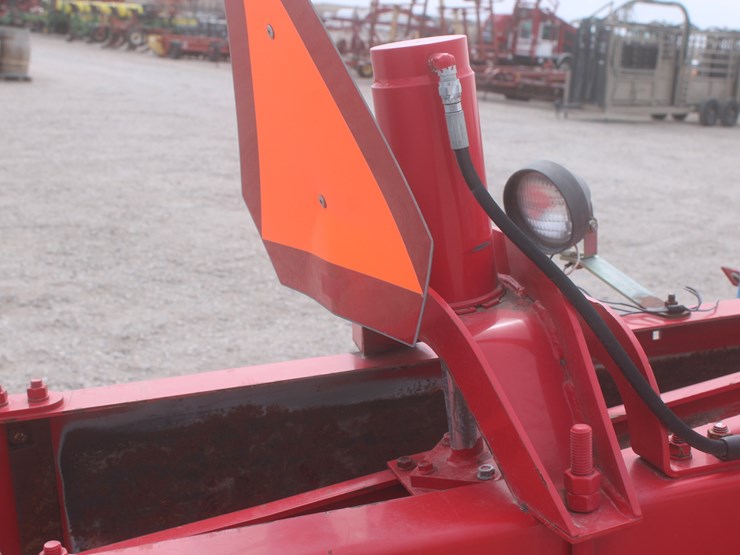 2015-massey-ferguson-1840-image-28