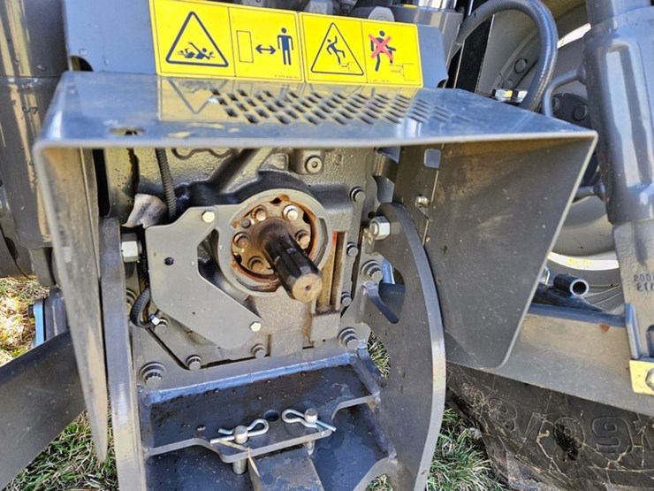 massey-ferguson-4710-image-24