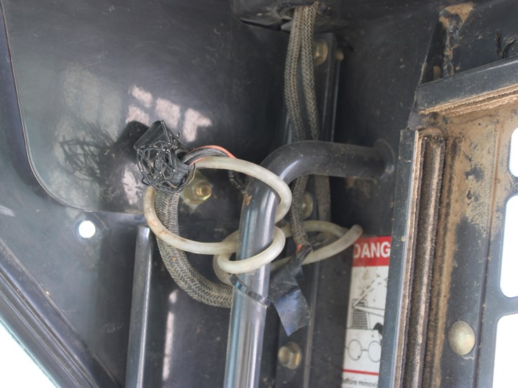 new-holland-ls190-image-46