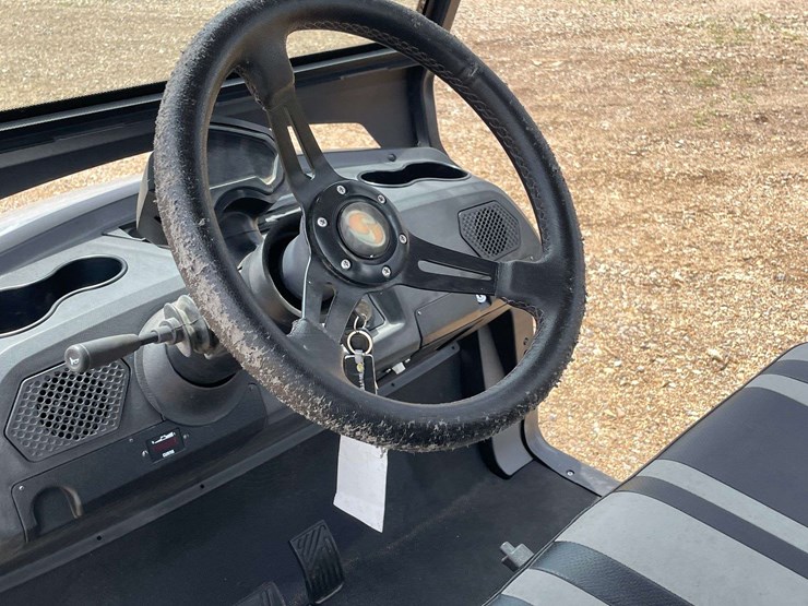 2023-bintelli-electric-6-seater-golf-cart-w/-on-board-charger-(38-miles-showing)-image-9