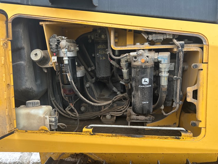 deere-550k-lgp-image-45