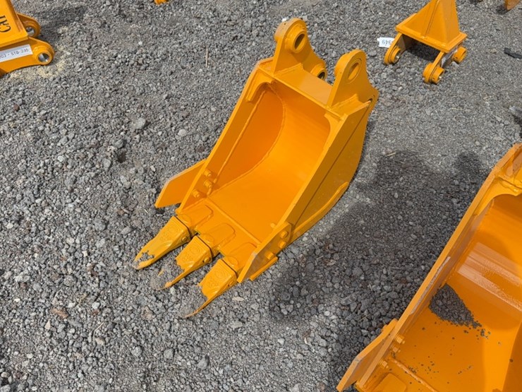 caterpillar-303-image-1