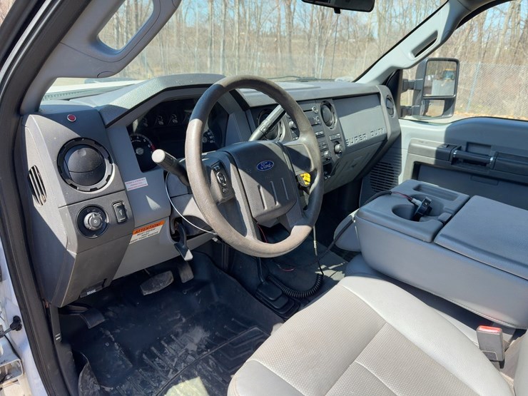 2014-ford-f350-xl-image-23