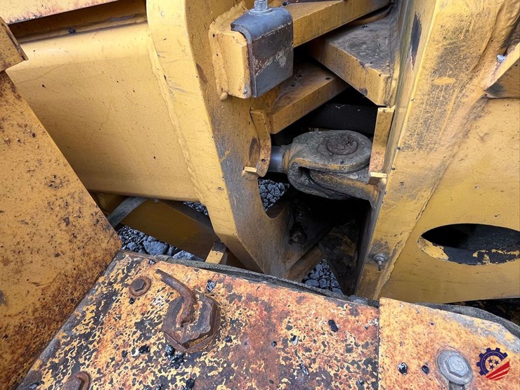 2003-volvo-g710b-image-48