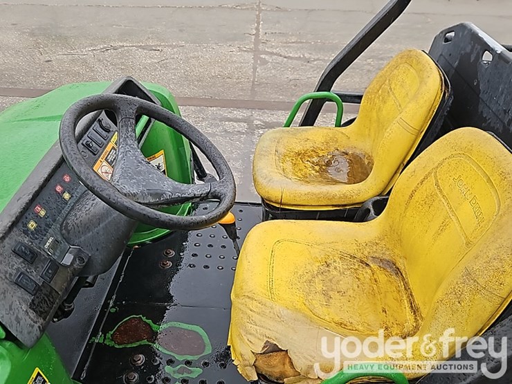 2016-john-deere-gator-image-16