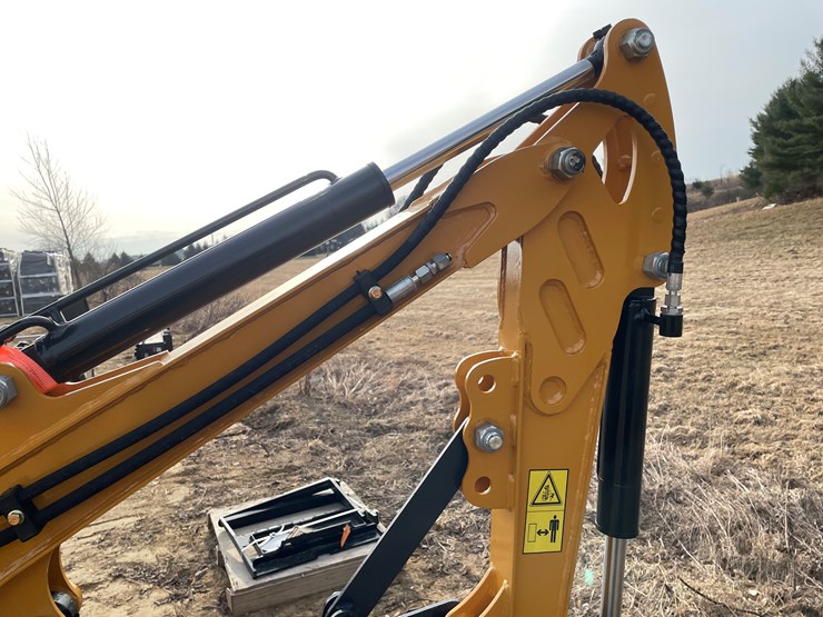 #1042-•-new-ats-rt12r-mini-excavator-image-23