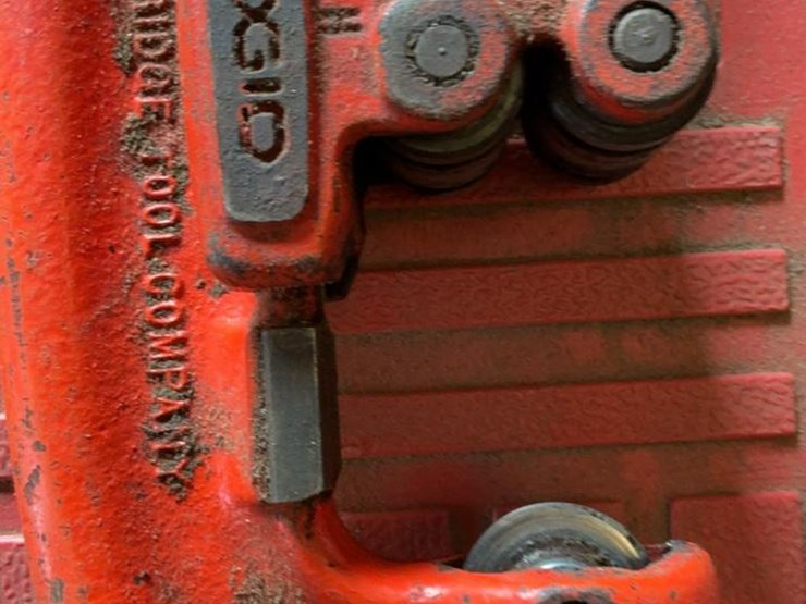 #102-•-pipe-threading-tools-image-11