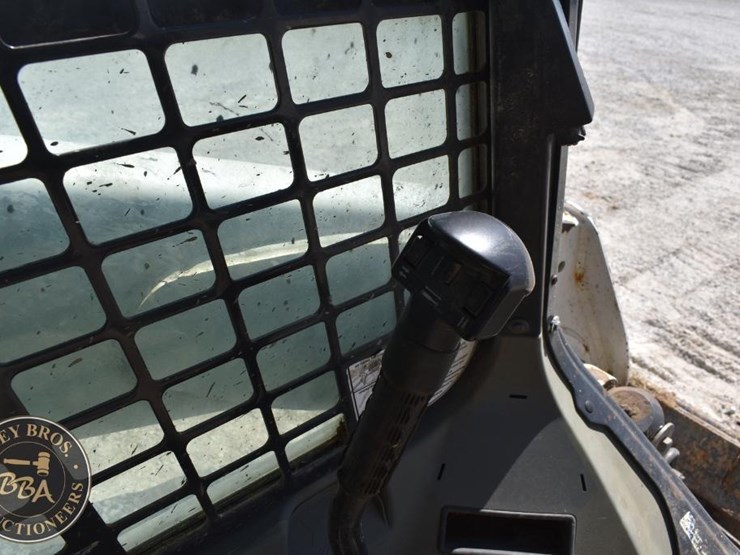 2013-bobcat-t650-image-43