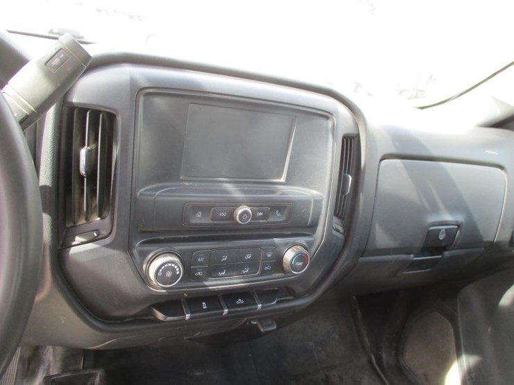 2017-chevrolet-3500hd-image-9