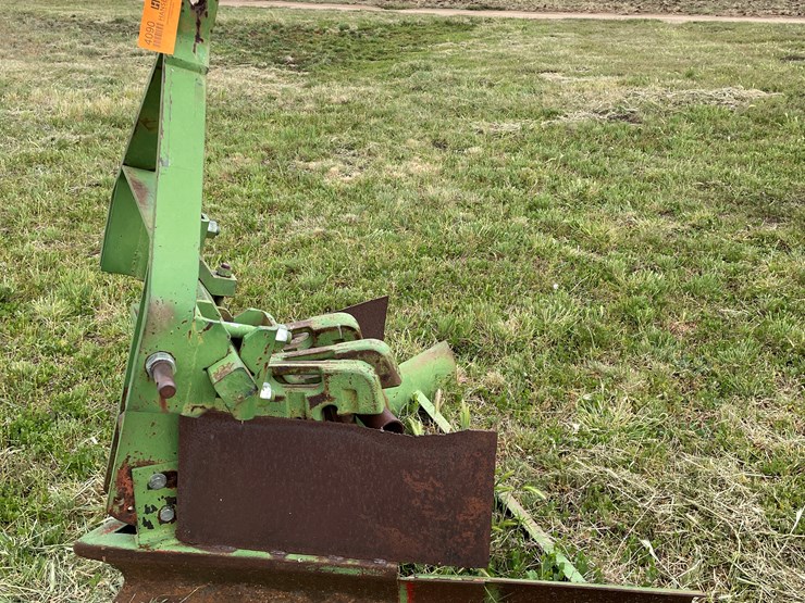 #4090-•-3-point-v-trencher-image-2