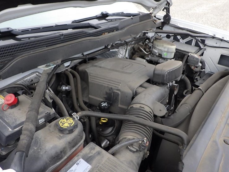 2017-chevrolet-2500-image-16