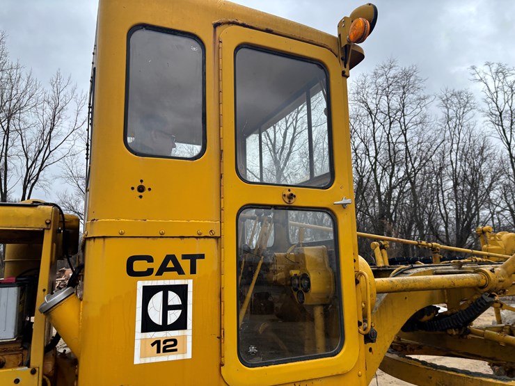 caterpillar-12-image-12