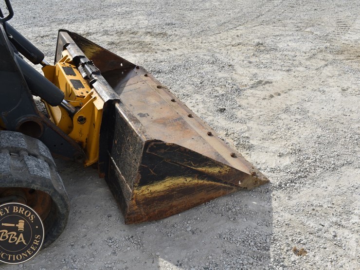 2023-deere-333g-image-18