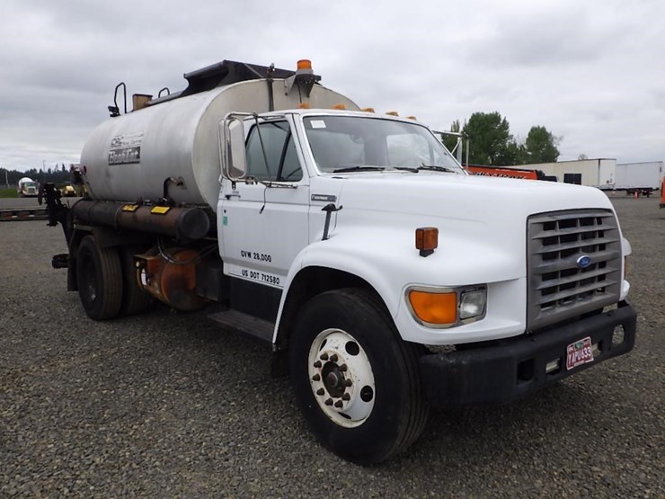 1995-ford-f800-image-3