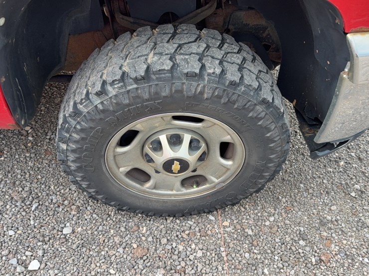 2011-chevrolet-2500-image-4