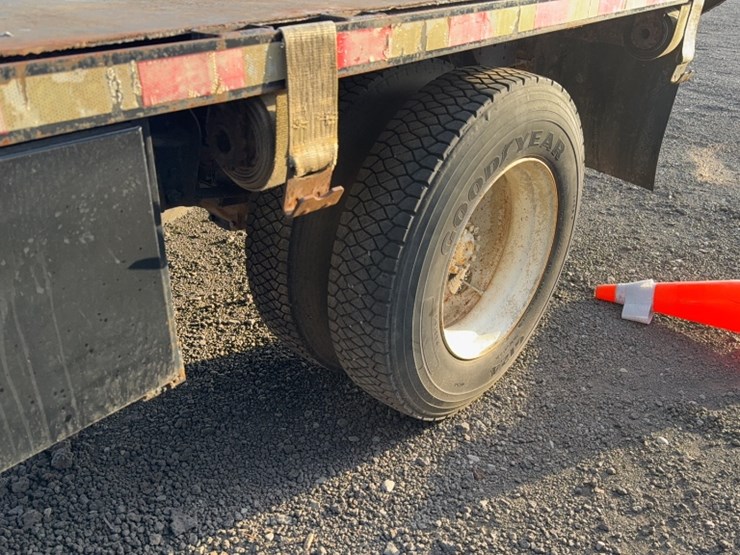 1994-ford-f700-image-10