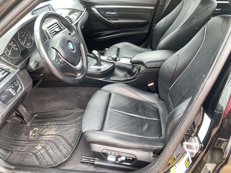 2016-bmw-328i-4-door-sedan-(112,946-miles)-image-10