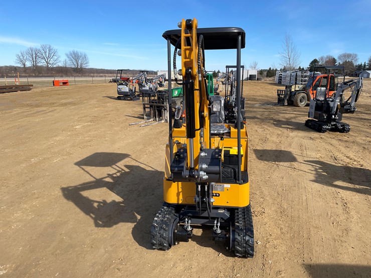 #1035-•-new-ats-rt15r-mini-excavator-image-2