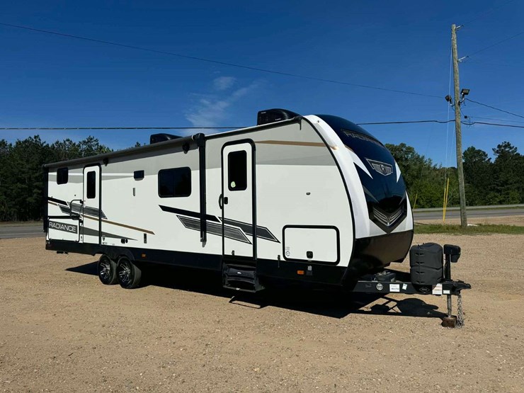 2021-radiance-28bh-bumper-pull-camper---bunks-image-11